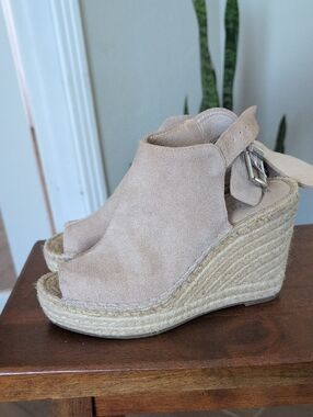 Kenneth Cole Tan Suede Peep-Toe Wedge Espadrilles Size 6